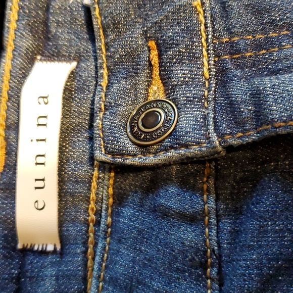 Eunina Jeans - Picture 11 of 13